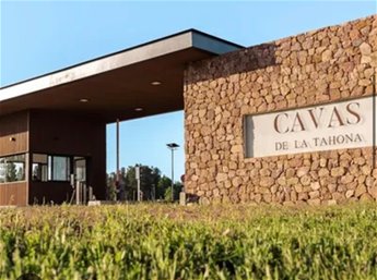 Reventa de terreno en Cavas de la Tahona con fondo al lago