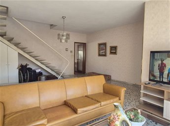 VENTA MALVIN CASA 3 DORMITORIOS CON FONDO CERCA DEL MAR