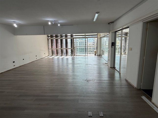 VENTA O ALQUILER DE OFICINA EN CIUDAD VIEJA – PLAZA INDEPENDENCIA PISO 11 - foto 2