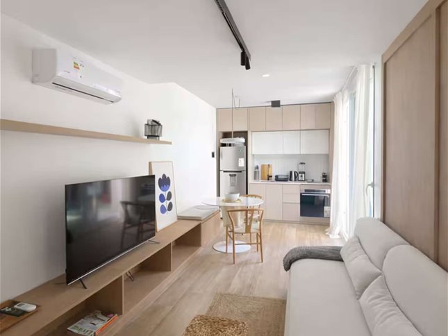 PUNTA CARRETAS Venta Apartamento 1 Dormitorio con patio de uso exclusivo, ya amueblado y equipado, muy buena ubicación a metros de la Rambla y pocas cuadras del Shopping - foto 2