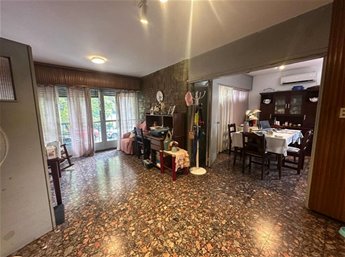 Venta casa La Blanqueada, esquina sobre Av Italia.