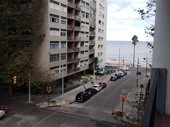 Balcon a Rambla mejor zona de Pocitos