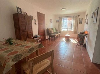 Apartamento en venta en excelente estado en planta baja.
