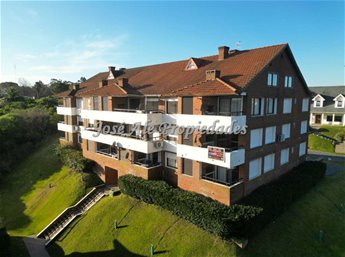 EN ALQUILER:  NUEVO PRECIO! Magnifico departamento ubicado en Rambla Costanera de Colonia del Sacramento.