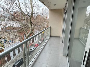 VENTA APARTAMENTO 1 DORMITORIO CON PLACARES, AMPLIA TERRAZA AL FRENTE, CENTRO SUR, NORTE, TODO AL FRENTE