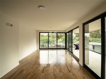 Apartamento esquinero en NOVUS Parques en alquiler, a estrenar