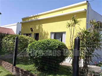 Venta De Casa En Tarariras De 80m2 Ref:6175