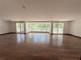 Alquiler o venta elegante apartamento frente al Golf. Parrillero. Barbacoa