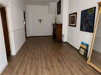 CASA EN ALQUILER POCITOS, REQUIERE REPARACIONES