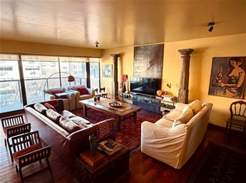 VENTA APARTAMENTO 3 DORMITORIOS POCITOS 4 BAÑOS 2 GARAJES, PARRILLERO Y SERVICIO, DE REVISTA!
