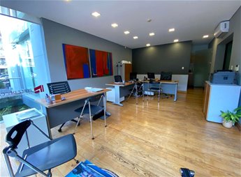 Alquiler Oficina con muebles Carrasco 2 Baños Garaje