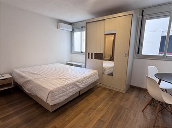 Alquiler apartamento pocitos Monoambiente equipado prox WTC
