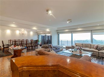 Venta apartamento Punta Carretas 4 dormitorios y scio, garaje para dos independientes