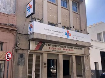 Alquiler de Edificio, ideal consultorios, 8 baños y ascensor.