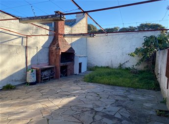 VENTA PH GEMELA UNA PLANTA 2 DORMITORIOS PROXIMO A RBLA