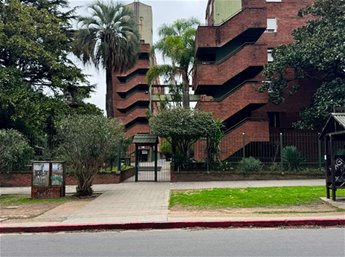 Dúplex de 3 dormitorios con patio exclusivo y parrillero en el corazón del Prado
