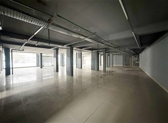 Alquiler local comercial Malvin Sur, prox Av Italia en complejo cerrado