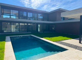 Venta Casa San Nicolas Barrio con Seguridad 4 Dormitorios 6 Baños Garaje