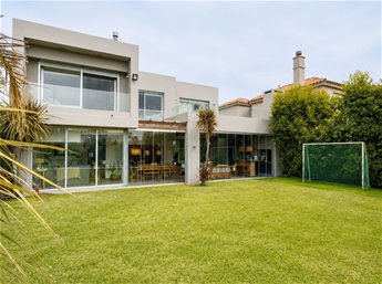 Casa 3 Dormitorios + Servicio y Escritorio en Olivos