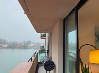 VENTA APARTAMENTO 1 DORMITORIO EN INTERLAGOS CON COCHERA