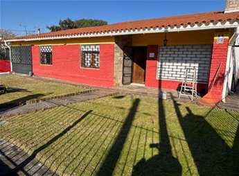 DE MUY BUENA PRESENCIA A METROS DEL MAR Solymar Venta Ciudad de la Costa