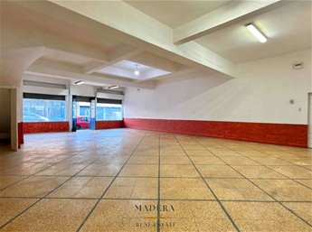 Alquiler Local Comercial 170 m² en el Centro con Depósito, Cocina, baño y Patio