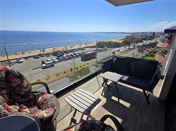 Apartamento frente al mar en Playa Mansa | 1 dormitorio | Barbacoa exclusiva | Cochera