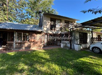 EN VENTA EXCLUSIVIDAD HERMOSA CASA UBICADA EN BALNEARIO SANTA ANA A 3 CUADRAS DE LA PLAYA SOBRE AVENIDA PRINCIPAL, COLONIA.