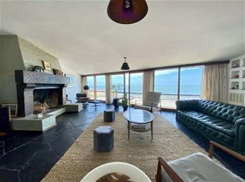 Alquiler temporal casa primera quincena de enero para 14 personas en Punta del Este frente al mar en la Península