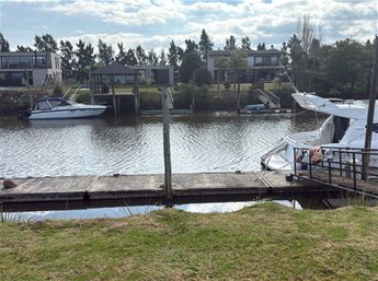 Terreno en Marina Santa Lucia con dos muelles