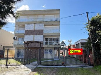 Alquiler Anual de Apartamento en Atlántida - 2 dormitorios - Parrillero - Cochera