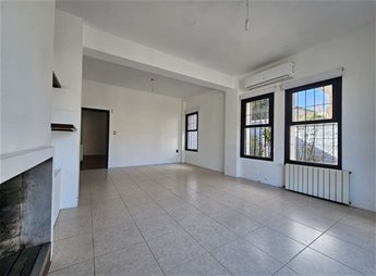 Venta Casa Carrasco en una planta, terreno hacia Avenida 4 Dormitorios 3 Baños Garaje