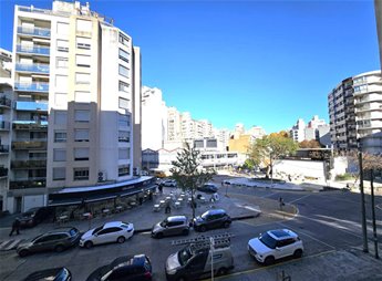 Venta Apartamento Pocitos 3 Dormitorios 3 Baños Garaje