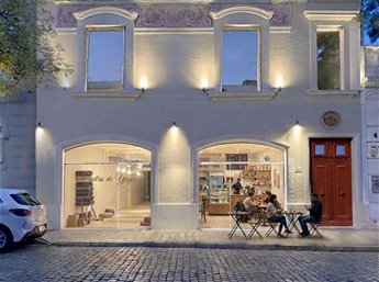 Alquiler de propiedad a estrenar ideal para empresas, consultorios u oficinas sobre la calle Pablo de María, en su mejor ubicación.