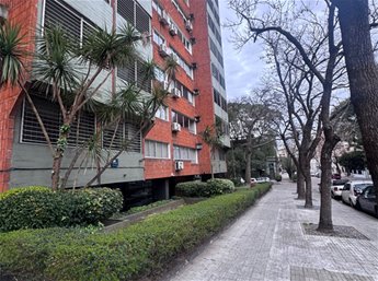Venta apartamento Pocitos 3 dorm y 2 baños Cavia y Berro