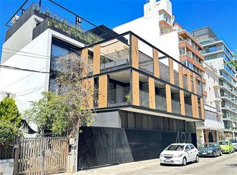 PUNTA CARRETAS Alquiler Apartamento Monoambiente, muy luminoso, finas terminaciones, a 3 cuadras del Shopping de Pta. Carretas, AMENITIES: Parrillero, Solarium,