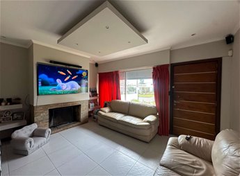 VENTA CASA DE 3 DORMITORIOS ZONA PEÑAROL, TODA RECICLADA EN BUEN ESTADO, JARDIN, COCHERA, FONDO, LAVADERO, BARBACOA