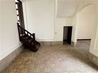 CASA EN ALQUILER – PH EN PLANTA BAJA C/GJE SOBRE TACUAREMBÓ Y AV. URUGUAY