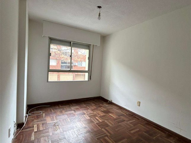 Frente a Plaza Varela | 1 dormitorio con gran patio exclusivo - foto 3