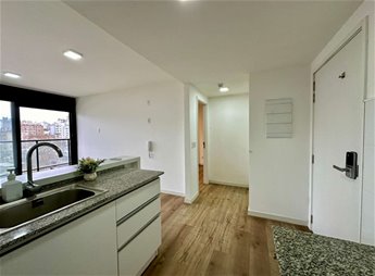 Alquiler en Nostrum Bay | 1 dormitorio, doble balcón y seguridad 24 h – $24.900 -gc $3600