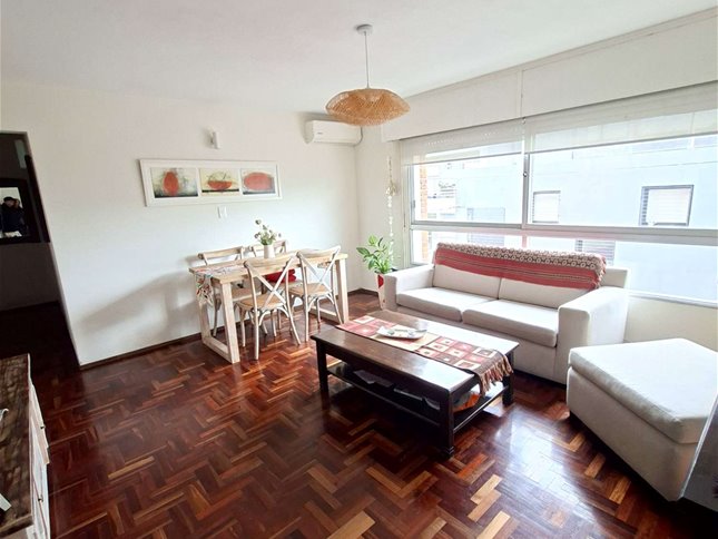 VENTA POCITOS APARTAMENTO 3 DORMITORIOS AL FRENTE - foto 2