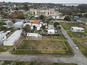 EN VENTA TERRENO DE 554M2 EN ESQUINA UBICADO EN EL REAL DE SAN CARLOS A METROS DE LA PLAZA DE TOROS, COLONIA.