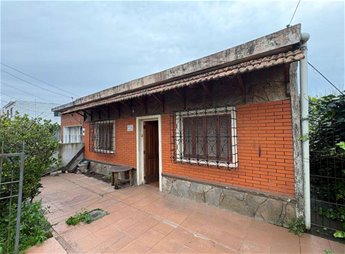 Excelente oportunidad!! Casa de 2 dormitorios en zona de 18 de Mayo.
