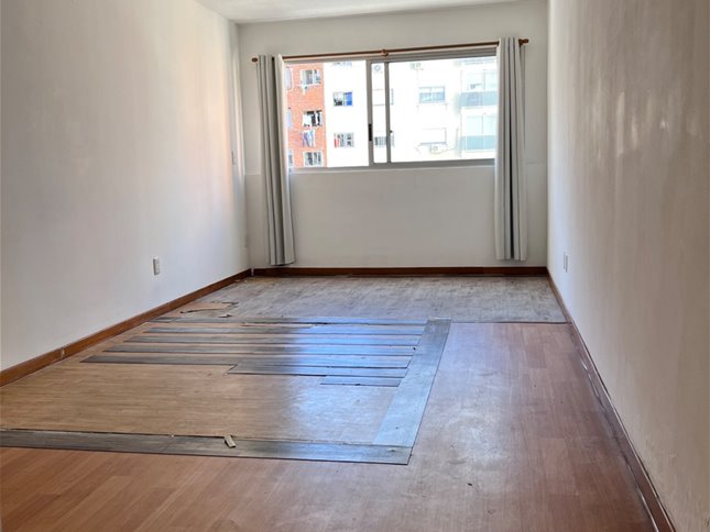 Venta monoambiente amplio y cómodo, garaje grande, - foto 1