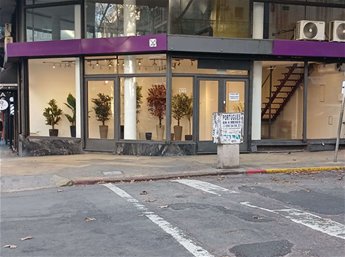 ALQUILER GRAN LOCAL CENTRICO 3 PLANTAS EXCELENTE VISIBILIDAD