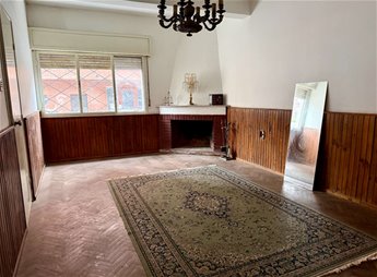 Venta casa 2 dormitorios más servicio, escritorio, garaje patio  parrillero Cordon Sur