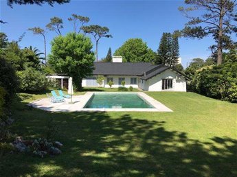 Casa Alquiler Temporal Punta del Este - Playa Mansa, Paradas, 6 Dormitorios 5 Baños,Piscina, gran jardín