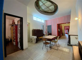Venta Casa de 4 Dormitorios con Fondo y Parrillero en Reducto