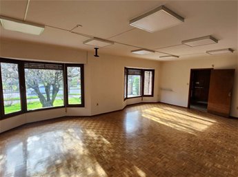 Venta  409 m2 1040 de terreno proximo Portones de Carrasco 10 ambientes garages 4