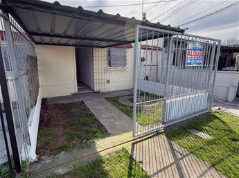 Casa 2 Dormitorios, con entrada vehicular.